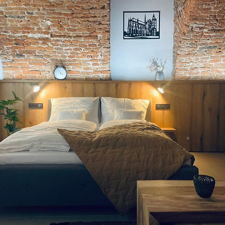 Understreet Studio With Private Parking Kosice Ngoại thất bức ảnh