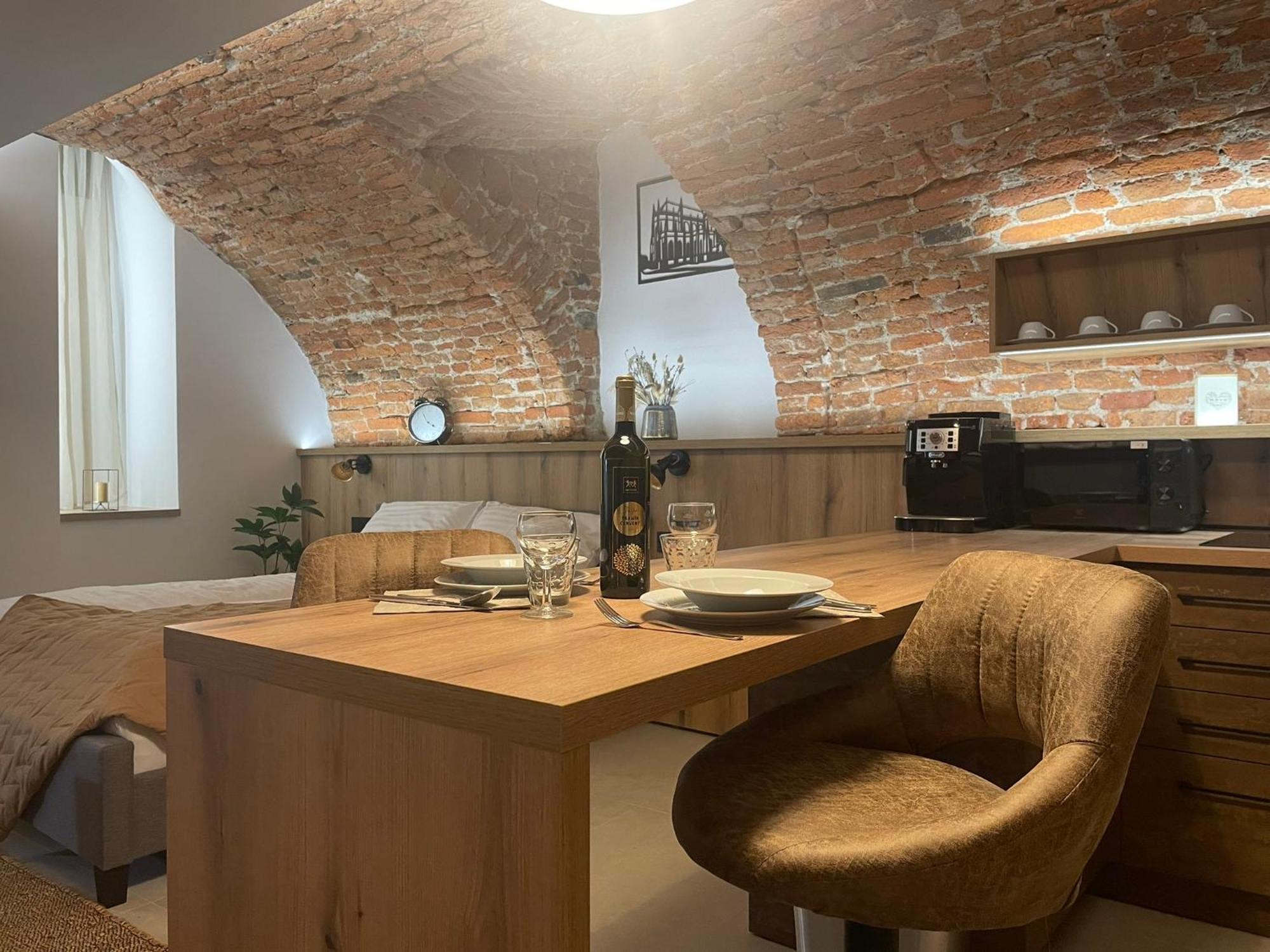 Understreet Studio With Private Parking Kosice Ngoại thất bức ảnh