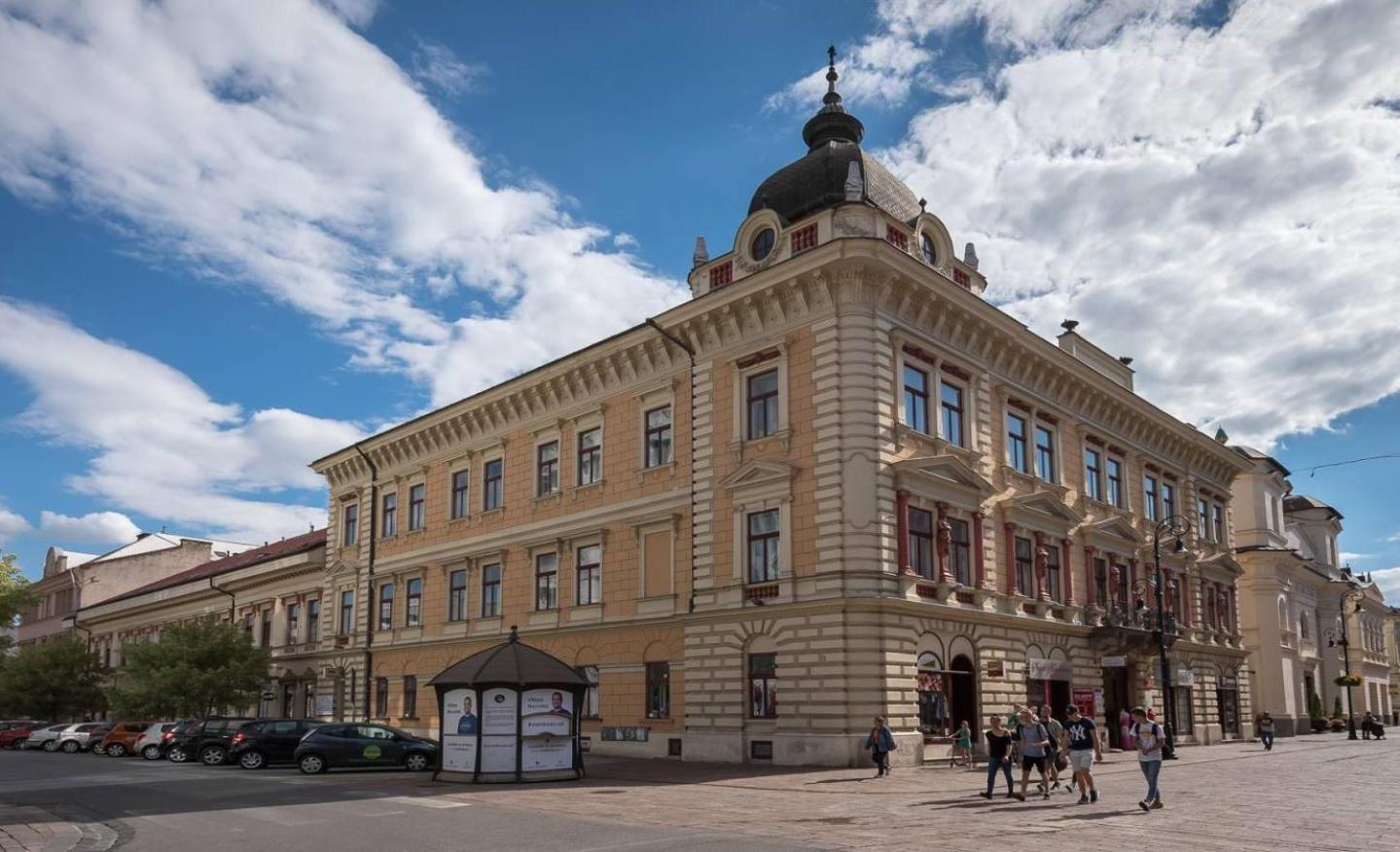 Understreet Studio With Private Parking Kosice Ngoại thất bức ảnh