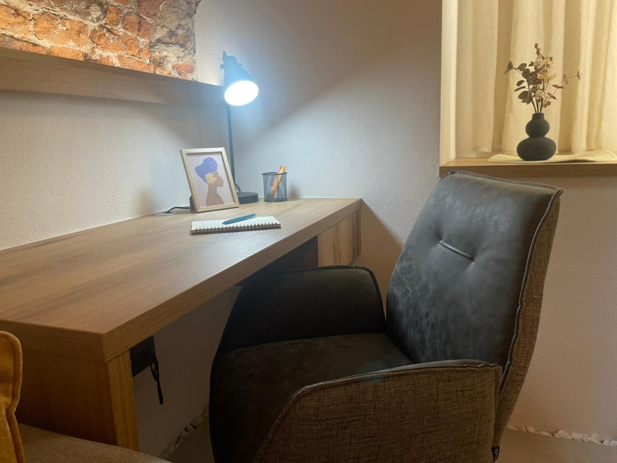 Understreet Studio With Private Parking Kosice Ngoại thất bức ảnh